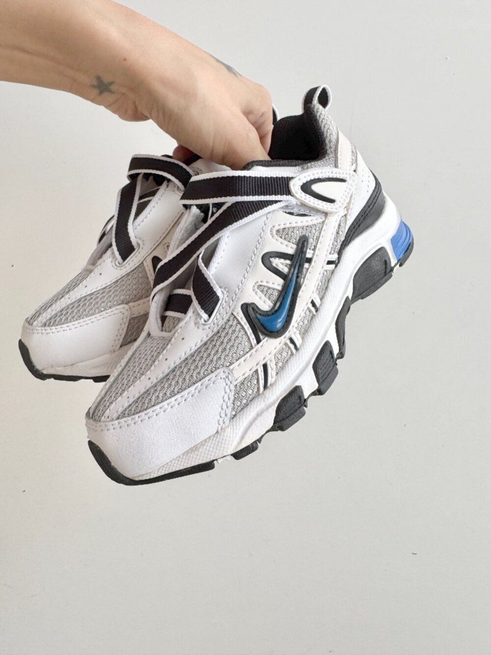 NIB Kids' NIKE T-Run Alt 2 White Grey Blue Sneakers, Size 11C - Picture 6 of 12